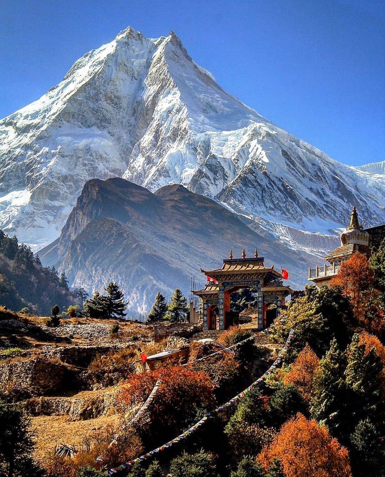 Manaslu Circuit Trek
